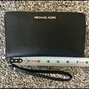 New Michael Kors wristlet wallet/ phone holder